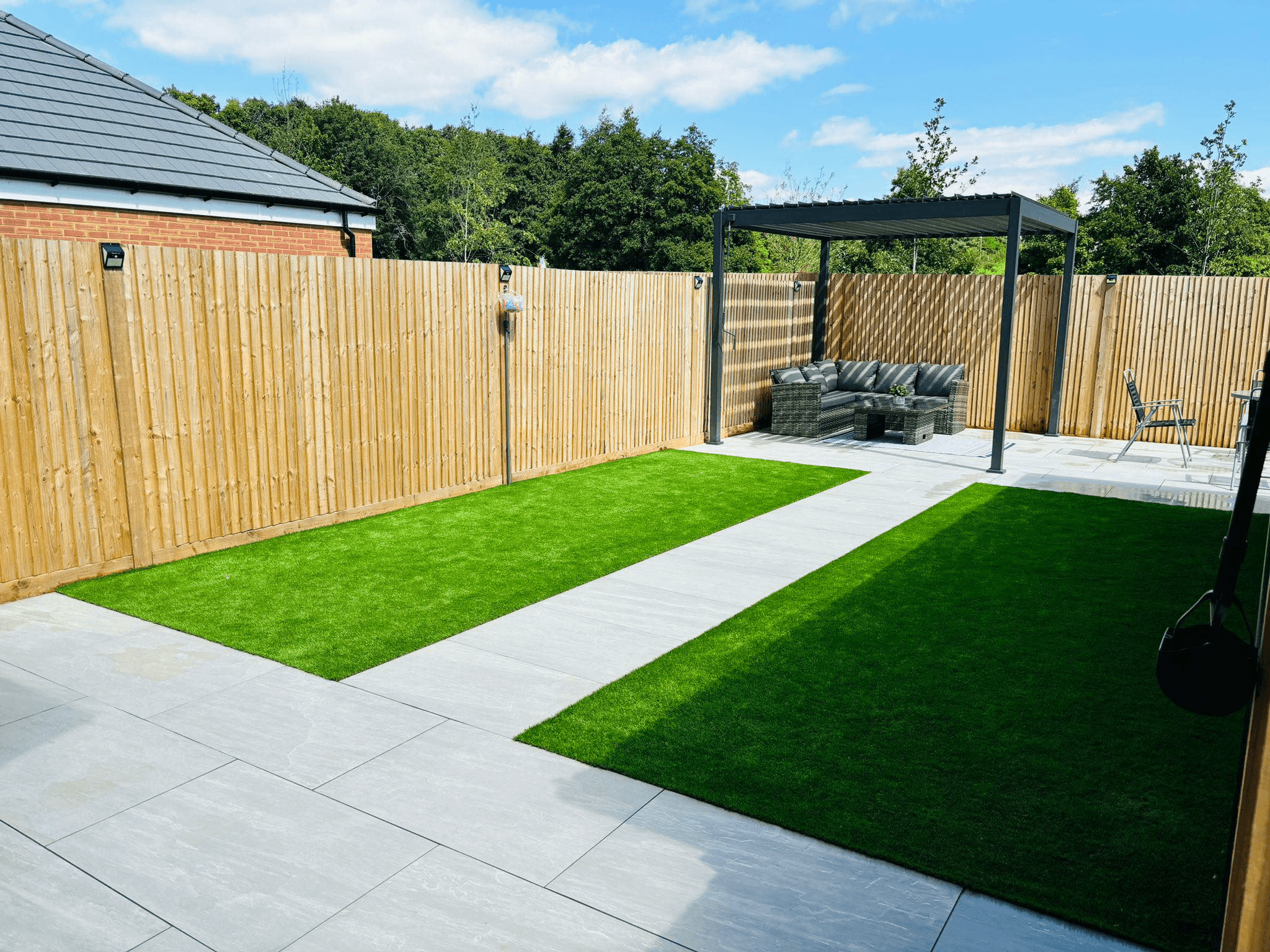 Modern Garden with Pergola